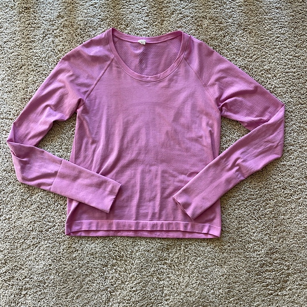 Lululemon Swiftly Tech Long-Sleeve Shirt 2.0 waist length (size 8)